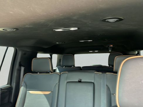 Used 2023 GMC Yukon XL AT4 AWD/4WD image 20