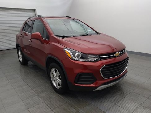 Used 2020 Chevrolet Trax LT w/ Sun & Sound Package AWD/4WD image 13