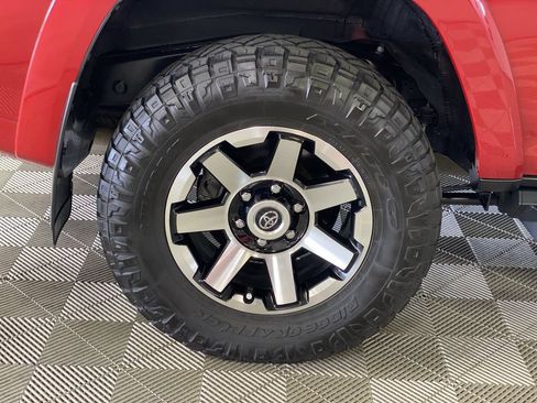 Used 2023 Toyota 4Runner TRD Off-Road AWD/4WD image 38