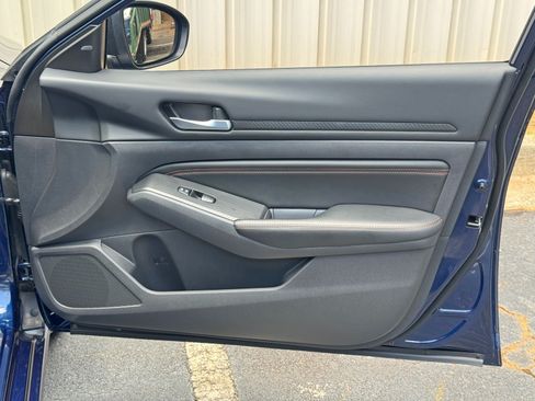 Used 2022 Nissan Altima 2.5 SR FWD image 36