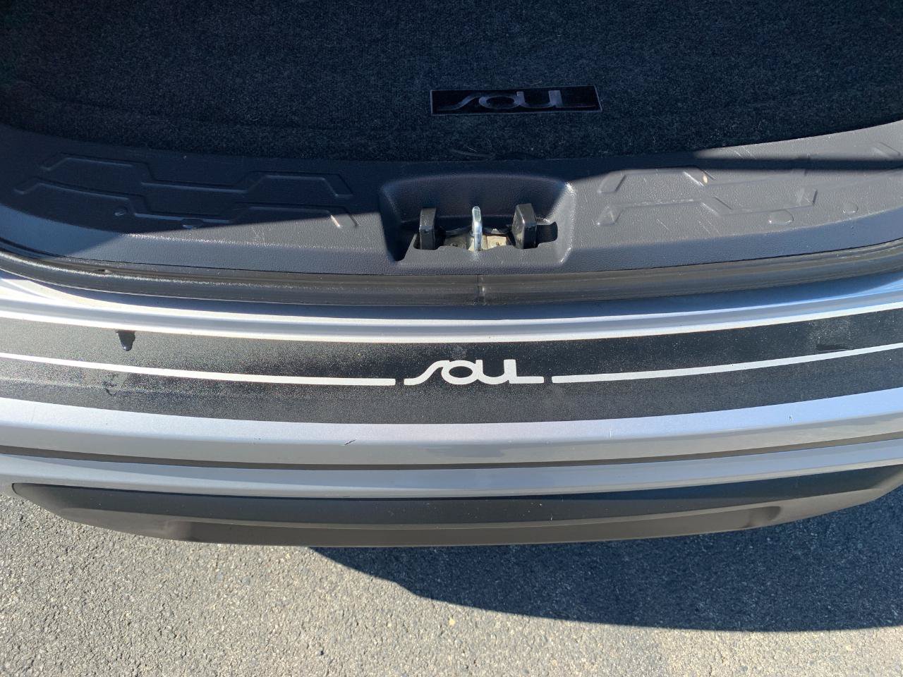 Used 2013 Kia Soul + w/ Audio Pkg FWD image 30