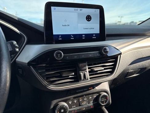 Used 2021 Ford Escape SE w/ SE Sport Appearance Package image 19