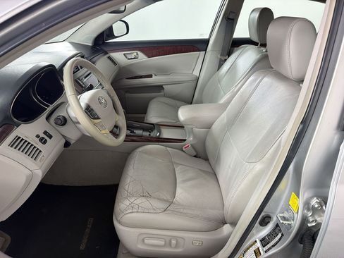 Used 2011 Toyota Avalon FWD image 5