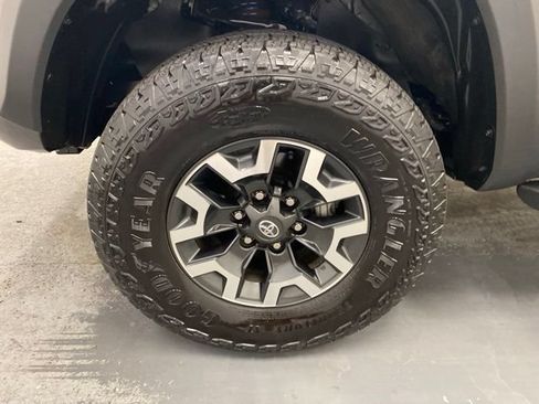Used 2023 Toyota Tacoma TRD Off-Road AWD/4WD image 31