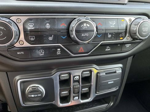 Certified 2023 Jeep Wrangler Unlimited Sport w/ Sun And Sound Package AWD/4WD image 15