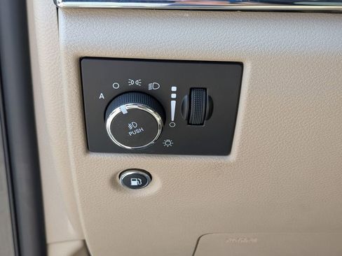 Certified 2020 Jeep Grand Cherokee Limited AWD/4WD image 16