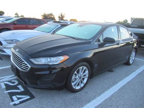 Used 2020 Ford Fusion SE FWD image 3