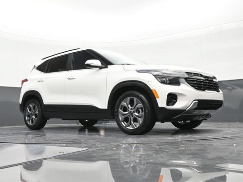 Used 2024 Kia Seltos S FWD image 26