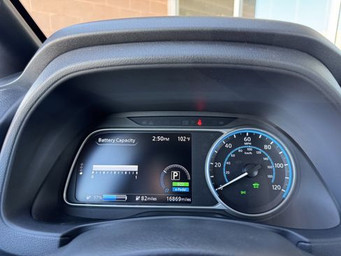 Used 2022 Nissan Leaf SV image 20