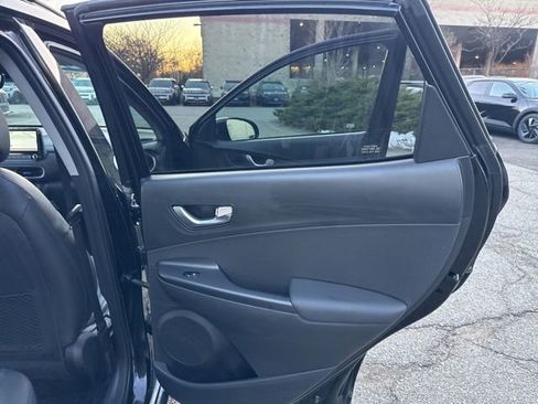 Used 2022 Hyundai Kona Limited image 31