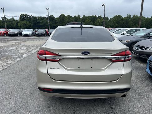 Used 2018 Ford Fusion SE FWD image 5