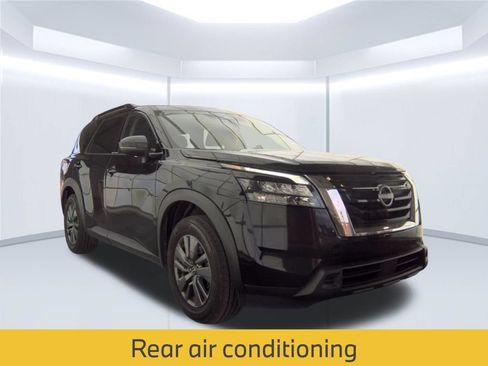 Used 2025 Nissan Pathfinder SV FWD image 6