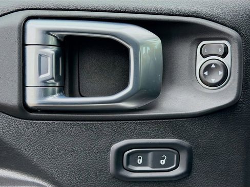 Used 2024 Jeep Wrangler Sport S image 24