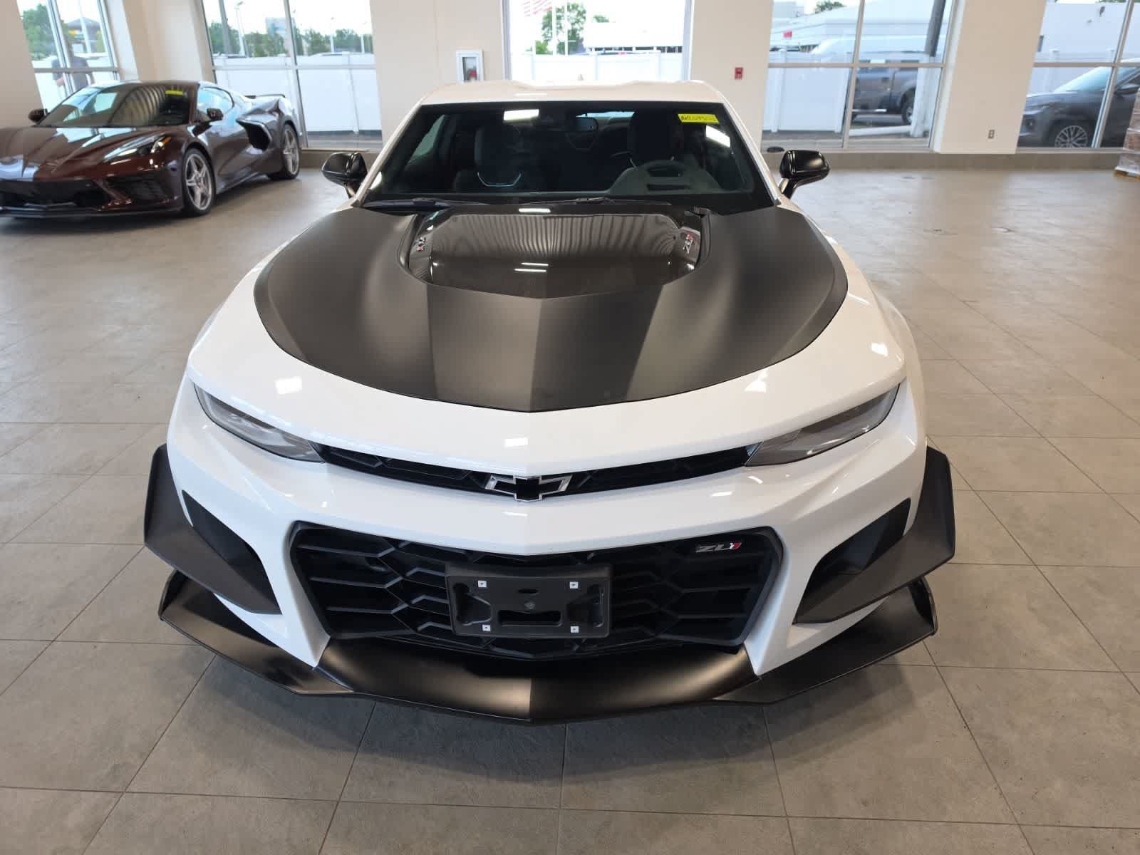 Used 2020 Chevrolet Camaro ZL1 RWD image 3