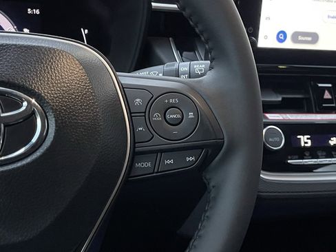 Used 2026 Toyota Corolla Cross LE image 14