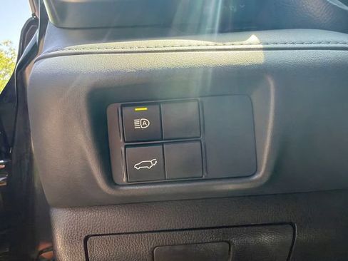 Used 2021 Toyota Highlander XSE AWD/4WD image 27