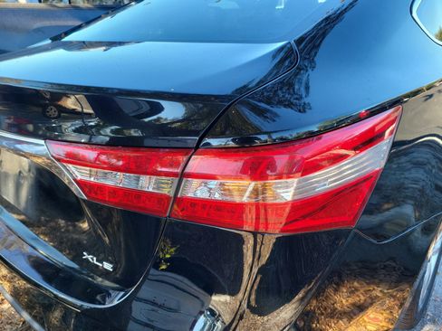 Used 2014 Toyota Avalon XLE image 10