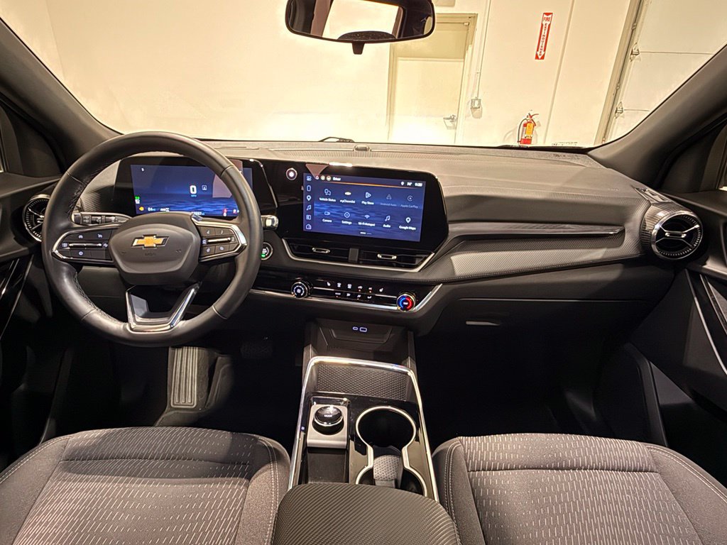 Used 2026 Chevrolet Equinox LT AWD/4WD image 27