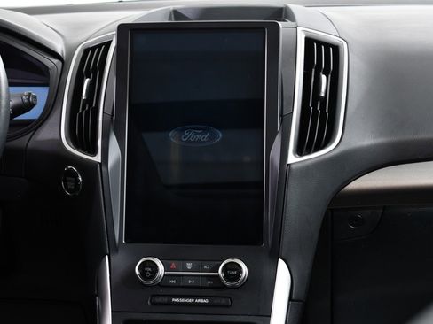 Used 2024 Ford Edge SEL w/ Convenience Package image 9