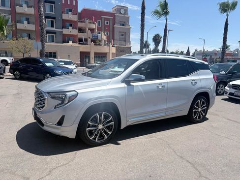 Used 2018 GMC Terrain Denali w/ Advanced Safety Package FWD image 3