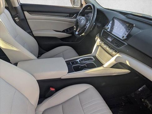 Used 2020 Honda Accord Touring image 24