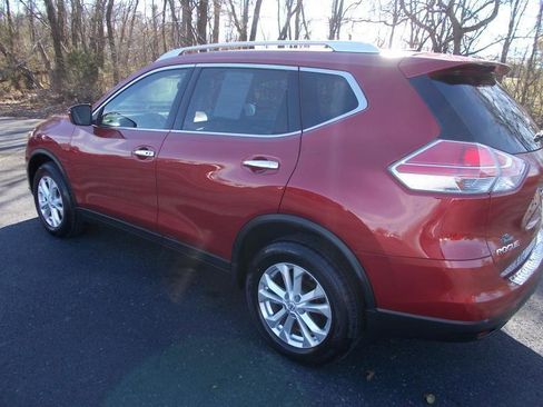 Used 2016 Nissan Rogue SV image 5