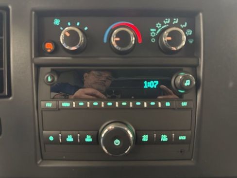 New 2026 Chevrolet Express 3500 Work Van w/ Driver Convenience Package image 16