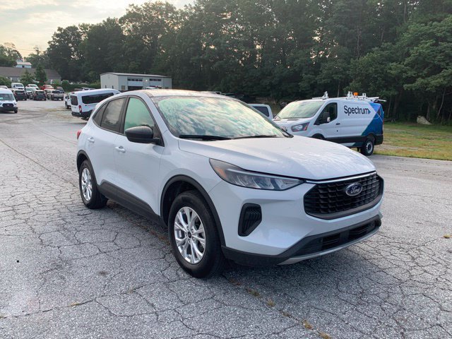 Used 2025 Ford Escape Active AWD/4WD image 1
