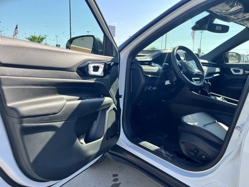 New 2026 Jeep Compass Limited image 12