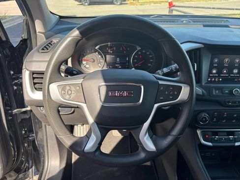 Used 2024 GMC Terrain SLE FWD image 22