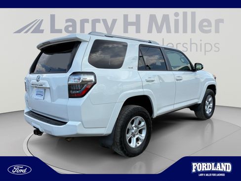 Used 2018 Toyota 4Runner SR5 Premium AWD/4WD image 5