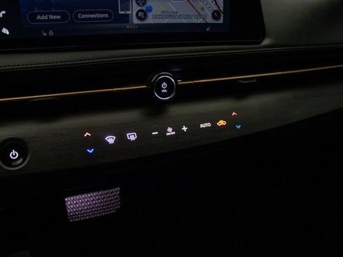 Used 2024 Nissan Ariya AWD image 34