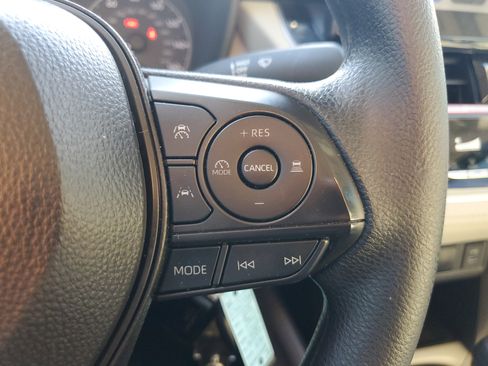 Used 2024 Toyota Corolla Cross L image 30