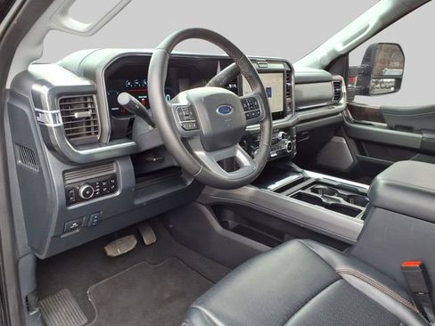 Used 2025 Ford F250 Lariat w/ Black Appearance Package AWD/4WD image 13