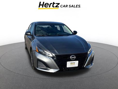 Used 2025 Nissan Altima 2.5 SV image 1