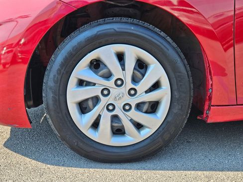 Used 2019 Hyundai Elantra SE FWD image 13