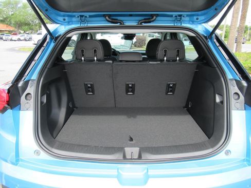 New 2027 Chevrolet Bolt LT w/ Comfort Package FWD image 28