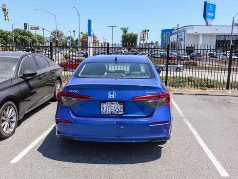 Used 2024 Honda Civic Touring image 11