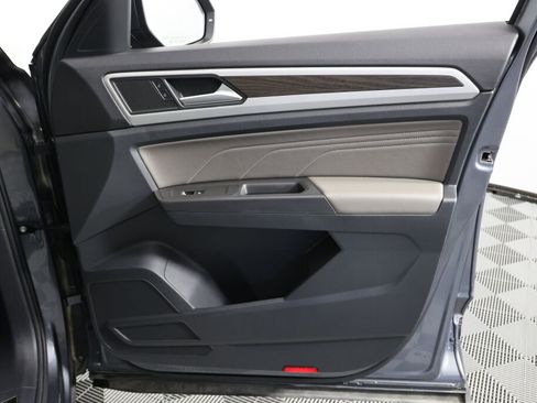 Used 2022 Volkswagen Atlas SE w/ Black Wheel Package image 26