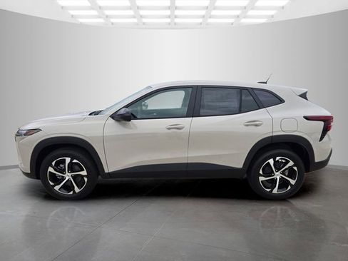 New 2026 Chevrolet Traverse Z71 w/ LPO, Floor Liner Package AWD/4WD image 8