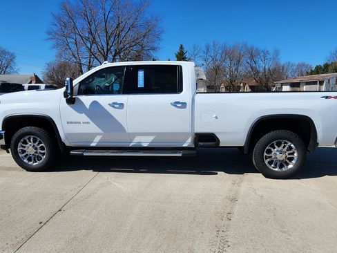 Certified 2025 Chevrolet Silverado 3500 LTZ image 9