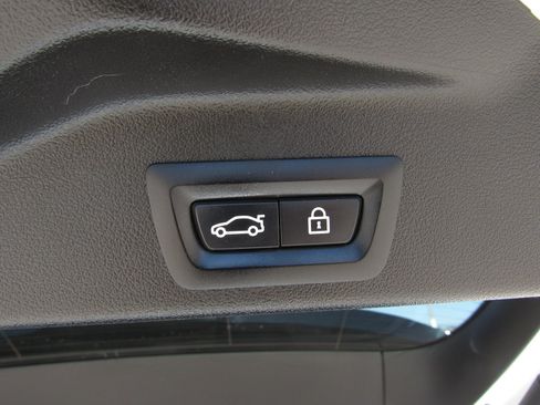 Used 2020 BMW X5 xDrive40i w/ M Sport Package image 14