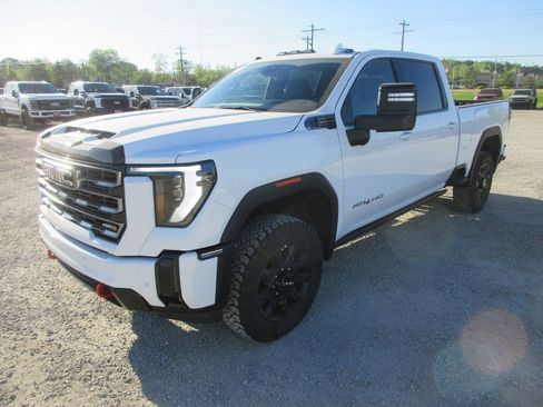 New 2026 GMC Sierra 2500 AT4 w/ AT4 Premium Plus Package AWD/4WD image 10