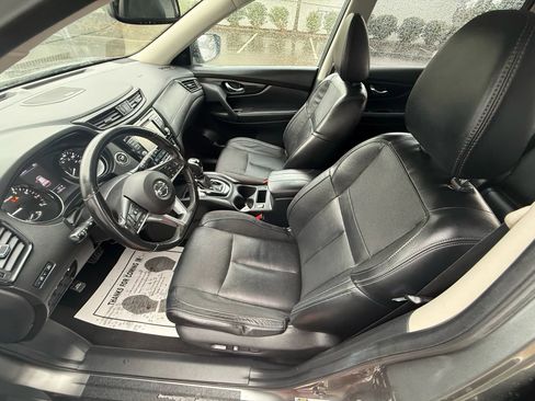 Used 2018 Nissan Rogue SL image 9