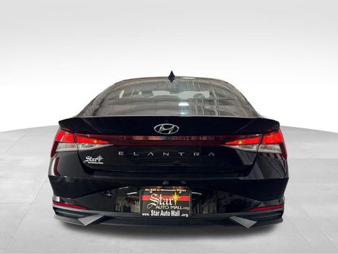 Used 2023 Hyundai Elantra SE FWD image 6