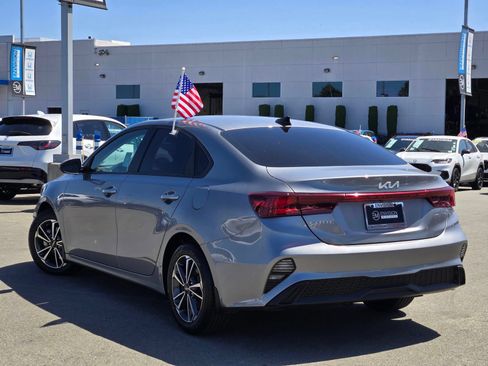 Used 2023 Kia Forte LXS FWD image 5