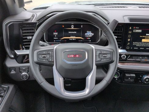 Used 2026 GMC Sierra 1500 SLT AWD/4WD image 10