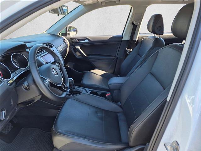 Used 2020 Volkswagen Tiguan SE w/ Panoramic Sunroof Package FWD image 14