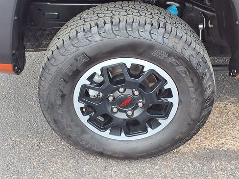 Used 2025 Toyota Tacoma TRD Off-Road w/ TRD Off Road Upgrade Package image 9