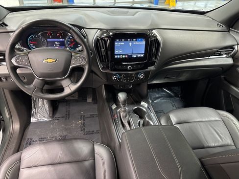 Used 2023 Chevrolet Traverse LT image 11